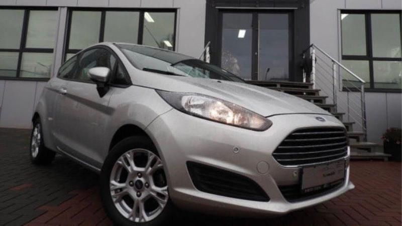 Gebraucht Ford Fiesta 75 PS (55 kW) 2014 Silber Kleinwagen