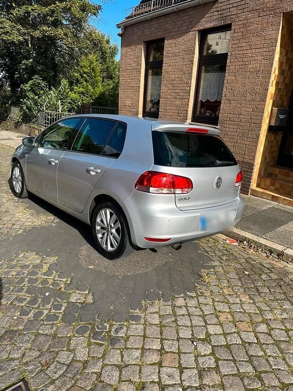 Gebraucht VW Golf VI 105 PS (77 kW) 2011 Silber Kleinwagen