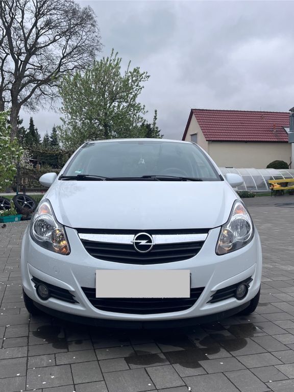 Weiß Gebraucht 2010 Opel Corsa Edition Limousine | 4.700 € (Fairer Preis) - Bild 1/4