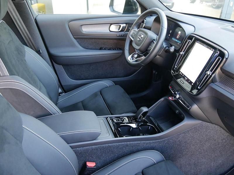 Gebraucht Volvo XC40 Plus 163 PS (119 kW) 2025 Blau SUV