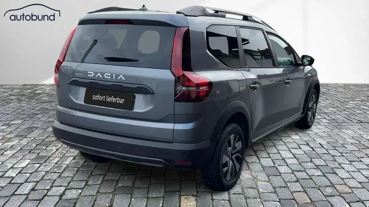 Neu Dacia Jogger Expression 110 PS (80 kW) 2025 Grau Van / Kleinbus