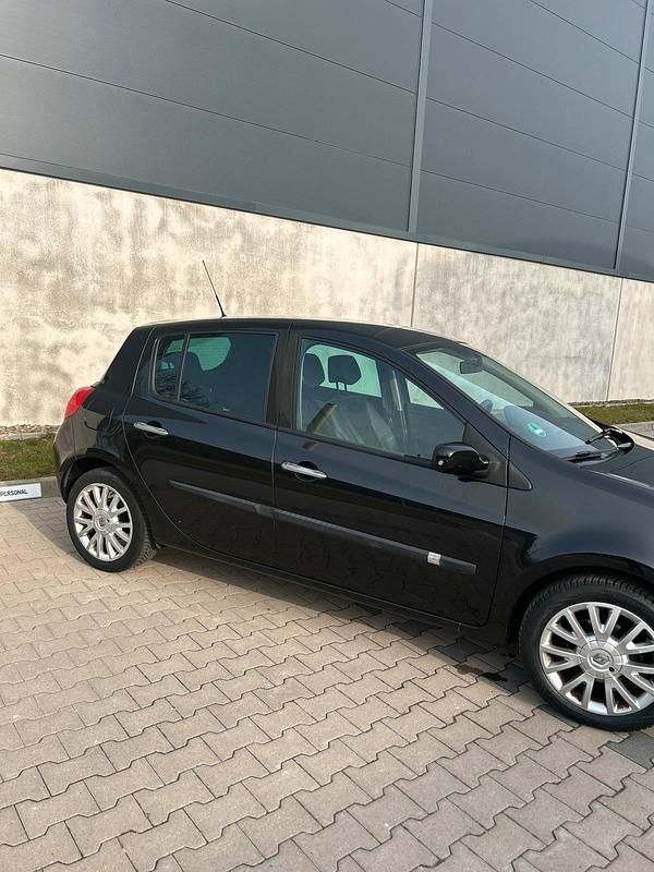 Gebraucht Renault Clio II 65 PS (47 kW) 2007 Schwarz Kleinwagen