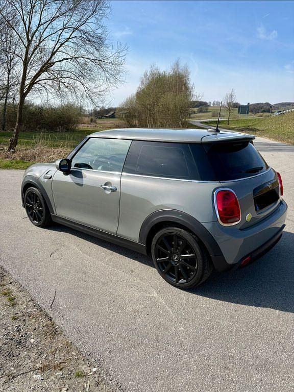 Gebraucht Mini Cooper SE Essential 135 kW (184 PS) 2021 Grau Kleinwagen