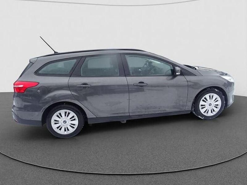 Gebraucht Ford Focus Trend 120 PS (88 kW) 2016 Magnetic Kombi