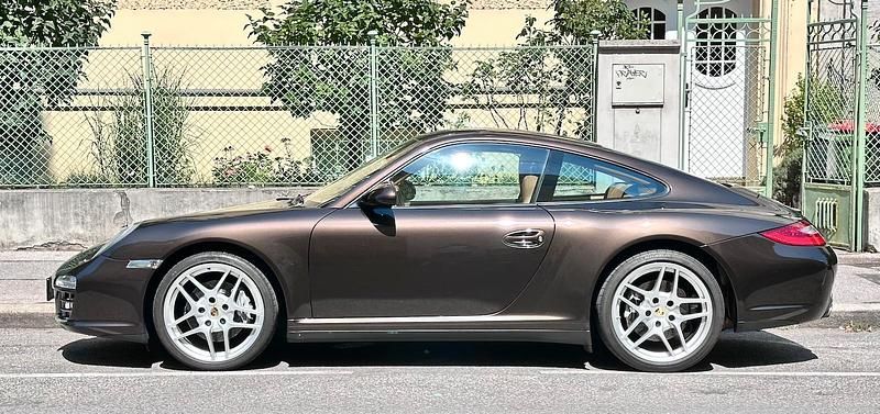 Braun Gebraucht 2008 Porsche 911 Carrera 4 Coupé | 59.000 € (Fairer Preis) - Bild 1/4