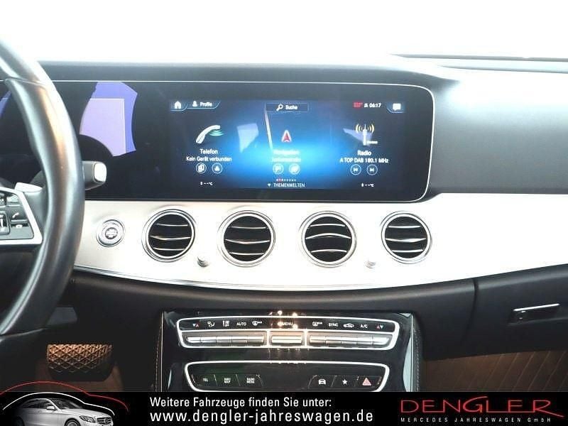 Gebraucht Mercedes E220 Avantgarde 194 PS (142 kW) 2022 Silber Limousine