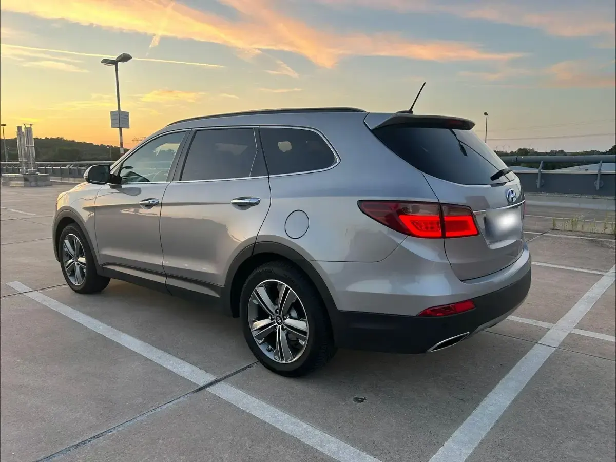 Gebraucht Hyundai Grand Santa Fe Premium 197 PS (144 kW) 2015 Grau SUV