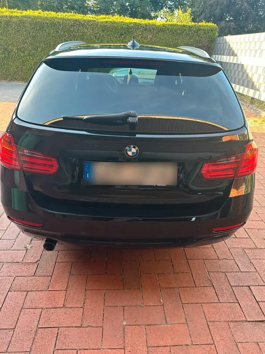 Gebraucht BMW 320 Sport Line 184 PS (135 kW) 2014 Schwarz Kombi