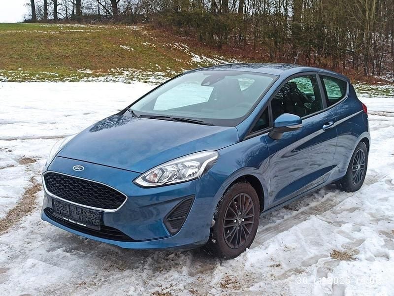 Gebraucht Ford Fiesta Trend 101 PS (74 kW) 2018 Blau Kleinwagen