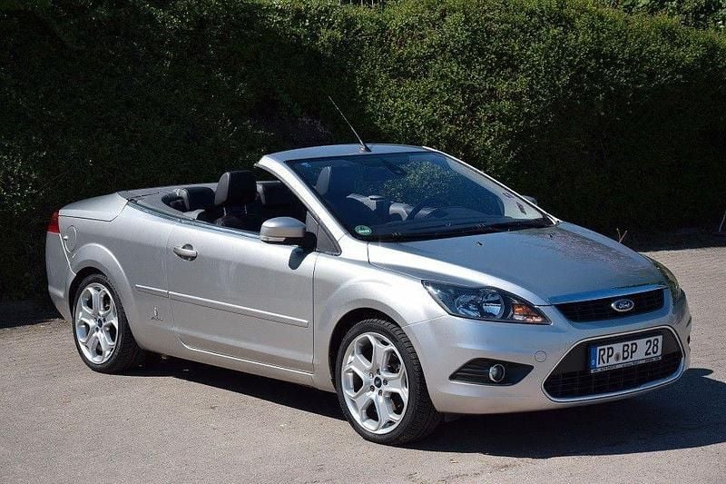 Silber Gebraucht 2010 Ford Focus Cabriolet Titanium Cabrio | 2.900 € (Superpreis) - Bild 1/1