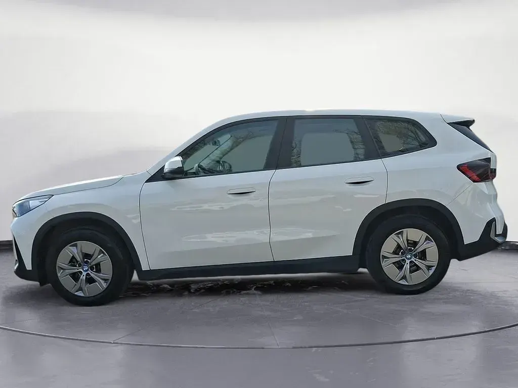 Gebraucht BMW iX1 Performance 230 kW (313 PS) 2023 Alpinweiß SUV