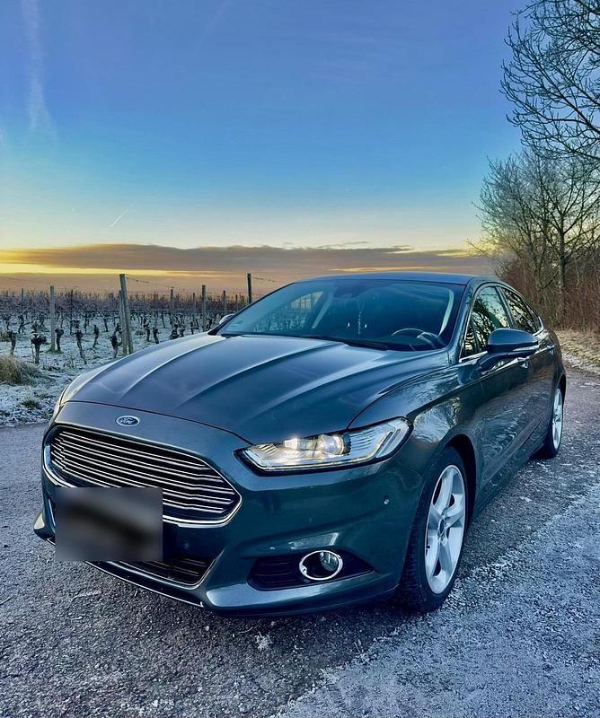 Gebraucht Ford Mondeo 180 PS (132 kW) 2016 Grau Limousine
