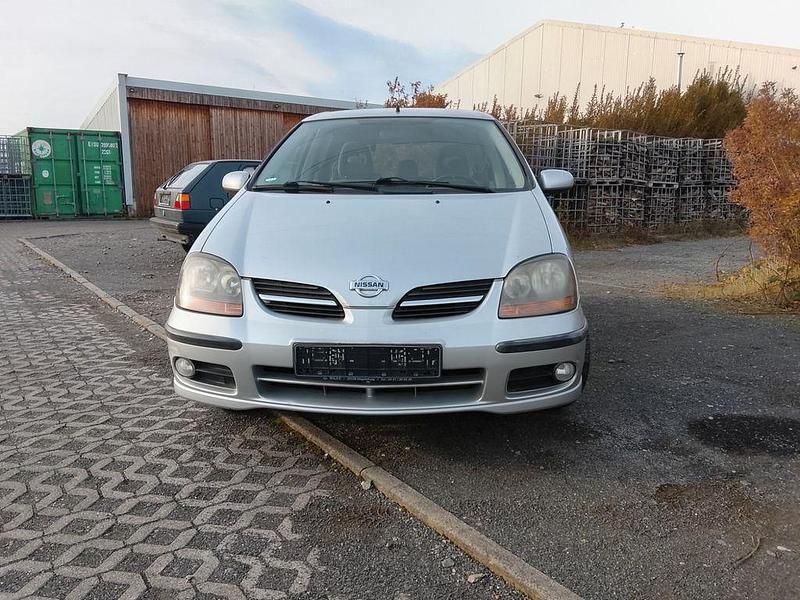 Silber Gebraucht 2002 Nissan Almera Tino Van / Kleinbus | 1.300 € (Guter Preis) - Bild 1/4