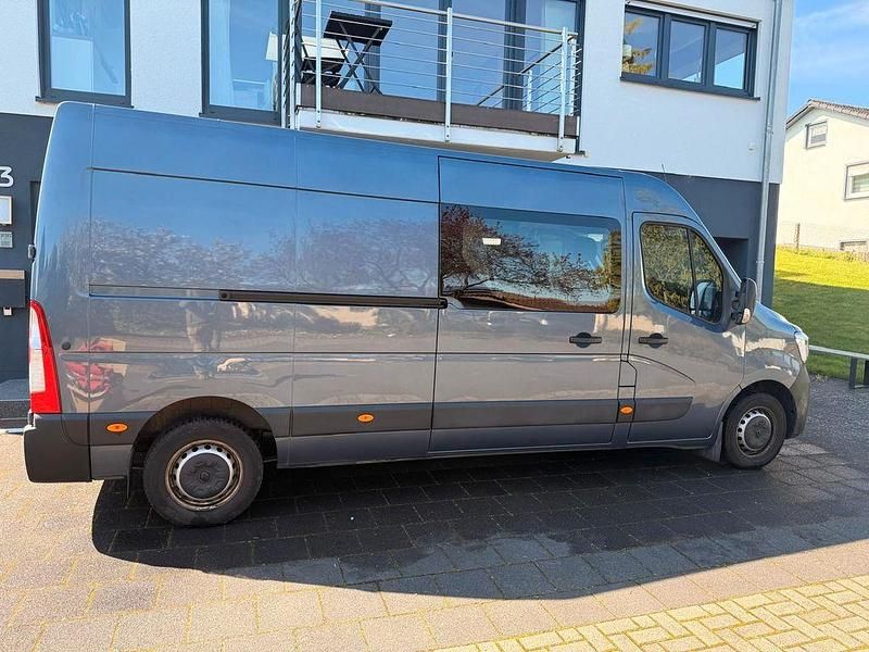 Second-hand Renault Master 150 CP (110 kW) 2023 Gri Monovolum