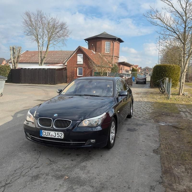Gebraucht BMW 525 197 PS (144 kW) 2009 Blau Limousine