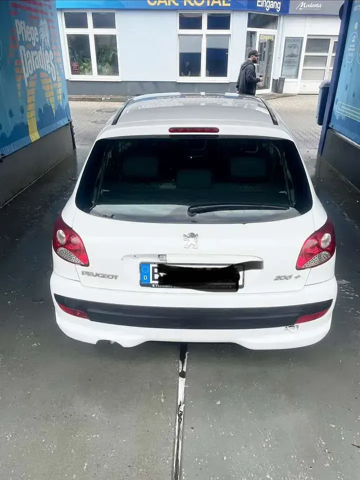 Gebraucht Peugeot 206+ 73 PS (53 kW) 2011 Kleinwagen