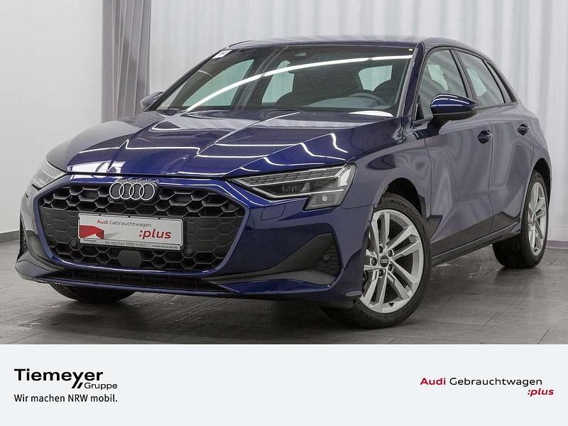 Navarrablau metallic Gebraucht 2024 Audi A3 Ambiente Limousine | 31.360 € (Superpreis) - Bild 1/4