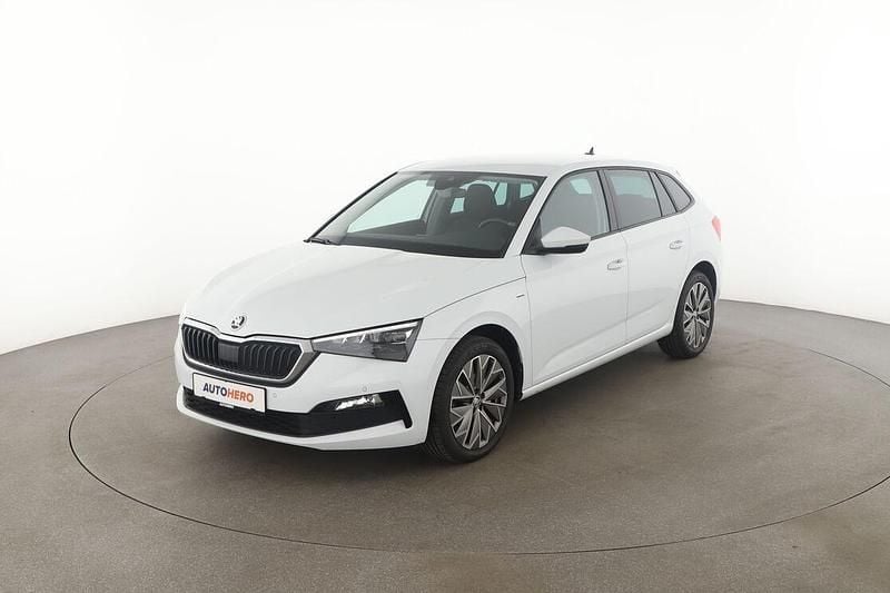 Weiß Gebraucht 2021 Skoda Scala Clever Kleinwagen | 15.900 € (Guter Preis) - Bild 1/3