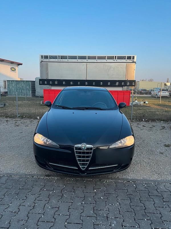Gebraucht Alfa Romeo 147 105 PS (77 kW) 2010 Schwarz Kleinwagen