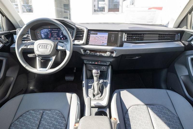 Gebraucht Audi A1 Basis 116 PS (85 kW) 2025 Chronosgrau metallic SUV