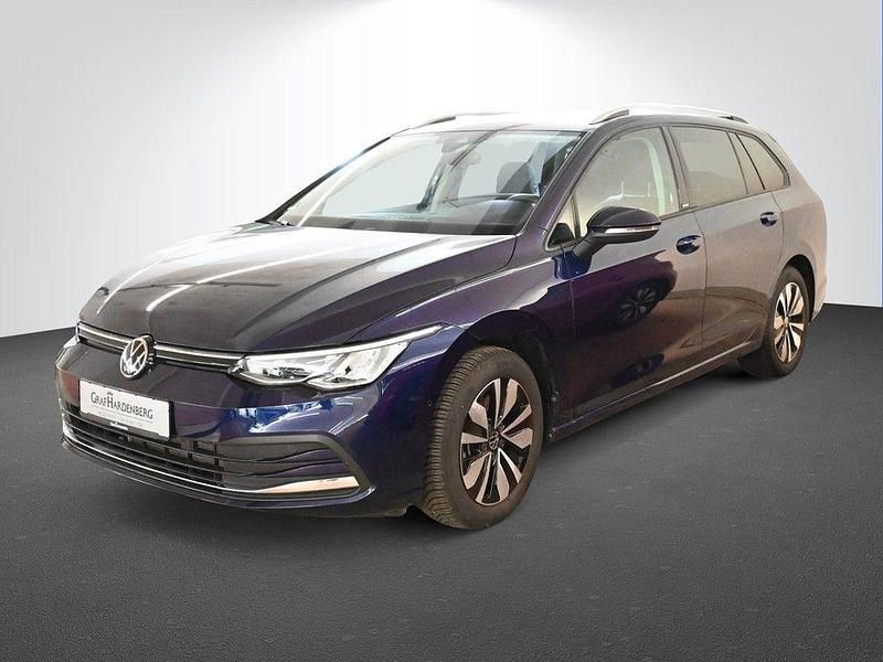 Blau Gebraucht 2024 VW Golf VIII Move Limousine | 32.680 € (Teuer) - Bild 1/4