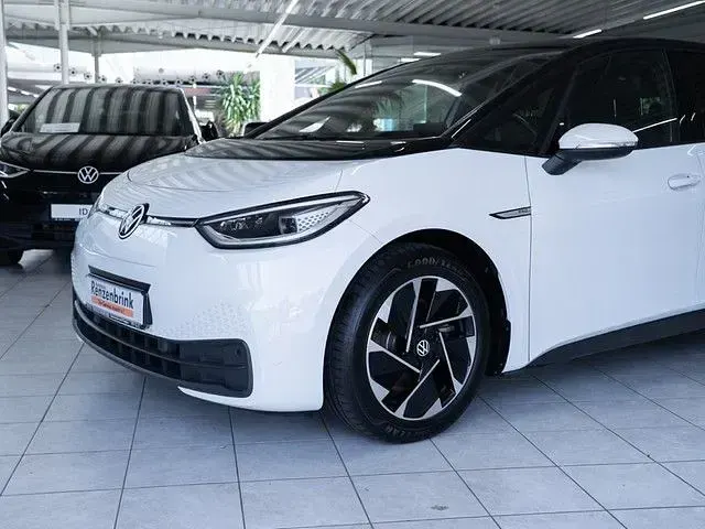Gebraucht VW ID.3 Pro Performance 150 kW (204 PS) 2023 Gletscherweiß metallic Kleinwagen