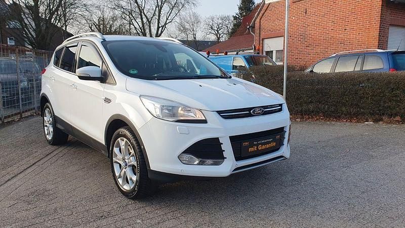 Gebraucht Ford Kuga Titanium 163 PS (119 kW) 2013 Weiß SUV
