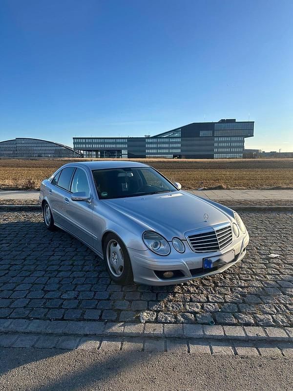 Gebraucht Mercedes E280 190 PS (139 kW) 2007 Silber Limousine