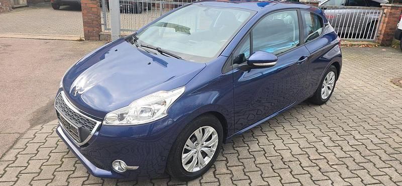 Blau Gebraucht 2013 Peugeot 208 Active Kleinwagen | 4.950 € (Guter Preis) - Bild 1/4