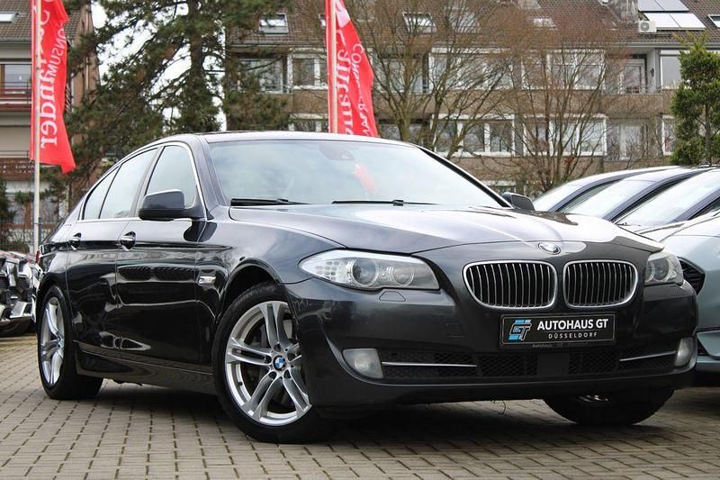 Gebraucht BMW 530 Performance 245 PS (180 kW) 2011 Grau Limousine