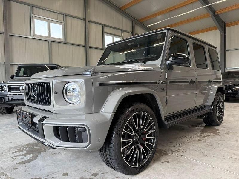 Schwarz Neu 2025 Mercedes G63 AMG Active SUV | 282.029 € - Bild 1/4