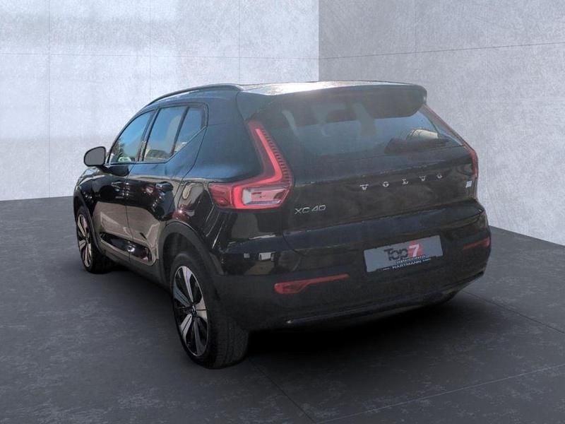 Second-hand Volvo XC40 Plus 185 kW (252 CP) 2023 Negru SUV