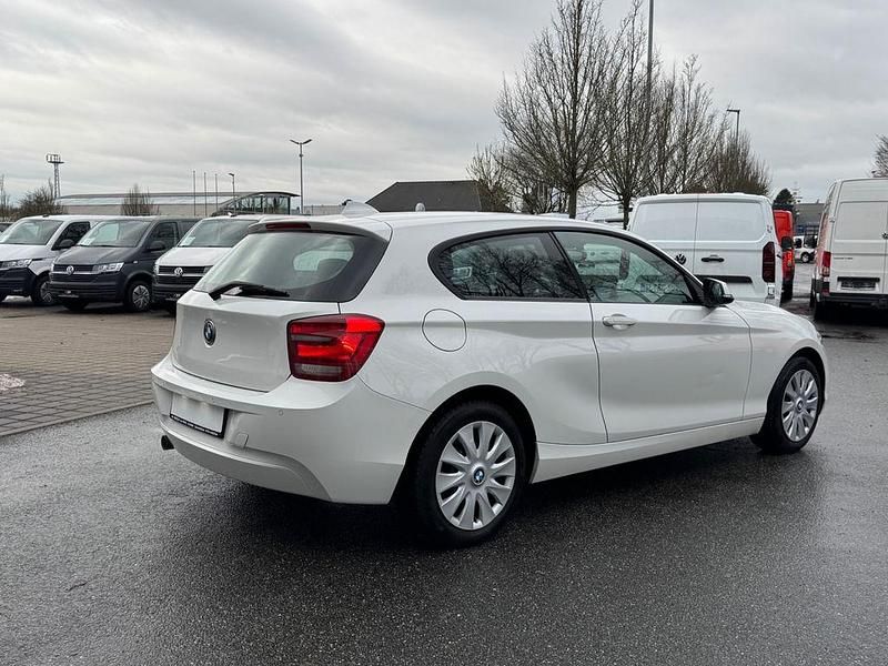 Gebraucht BMW 114 102 PS (75 kW) 2013 Weiß Kleinwagen