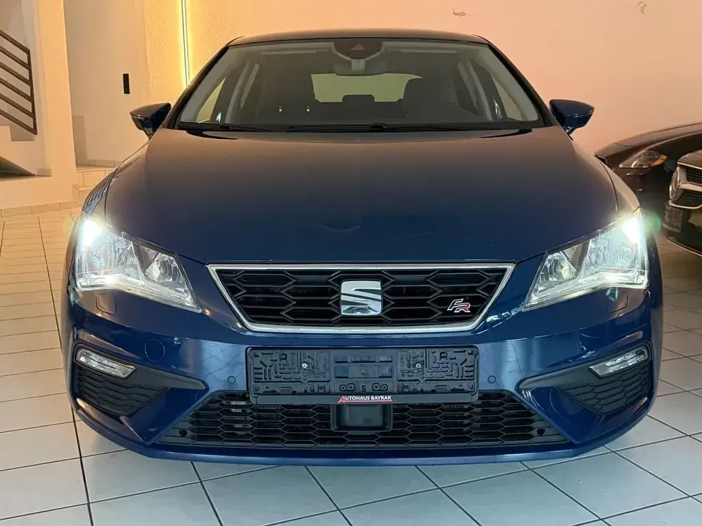 Używany Seat Leon FR 184 KM (135 kW) 2019 Niebieski Sedan/Limuzyna