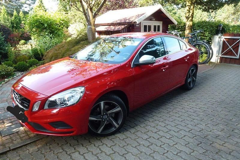 Rot Gebraucht 2012 Volvo S60 R-Design Limousine | 6.700 € (Guter Preis) - Bild 1/4