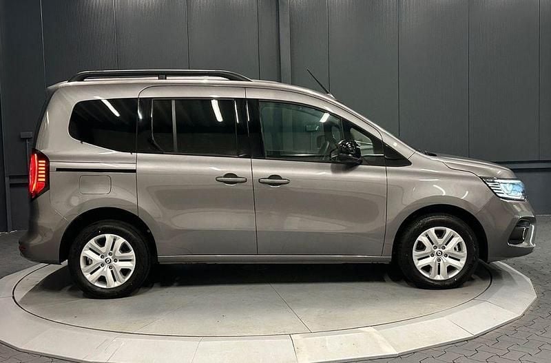 Neu Renault Kangoo 131 PS (96 kW) 2025 Grau Van / Kleinbus