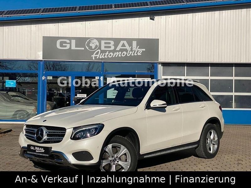 Diamantweiss metalliclack Gebraucht 2017 Mercedes GLC250 SUV | 23.990 € (Fairer Preis) - Bild 1/4