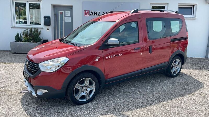 Rot Gebraucht 2020 Dacia Dokker Stepway Van | 14.490 € (Fairer Preis) - Bild 1/4