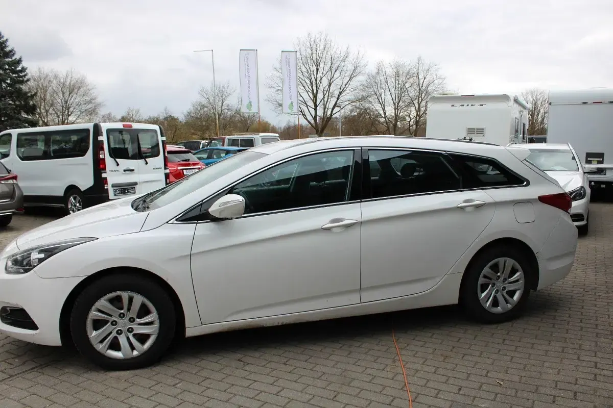 Gebraucht Hyundai i40 Classic 116 PS (85 kW) 2016 Weiß Kombi