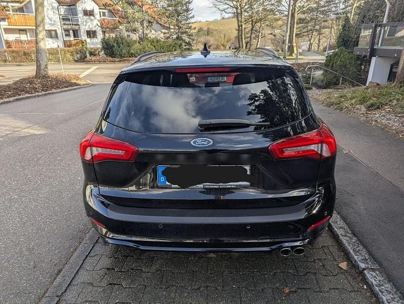 Gebraucht Ford Focus ST-Line 125 PS (91 kW) 2019 Schwarz Kombi