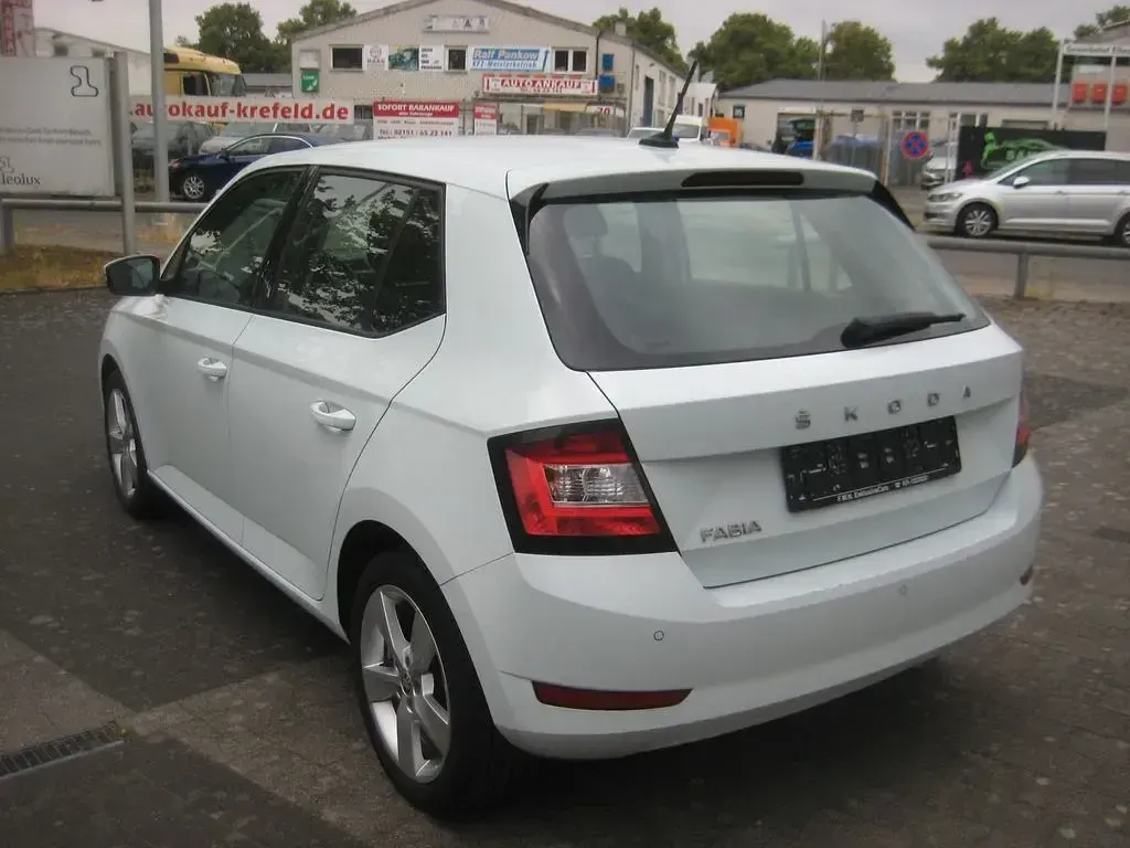 Gebraucht Skoda Fabia Cool Plus 60 PS (44 kW) 2020 Weiß Kleinwagen