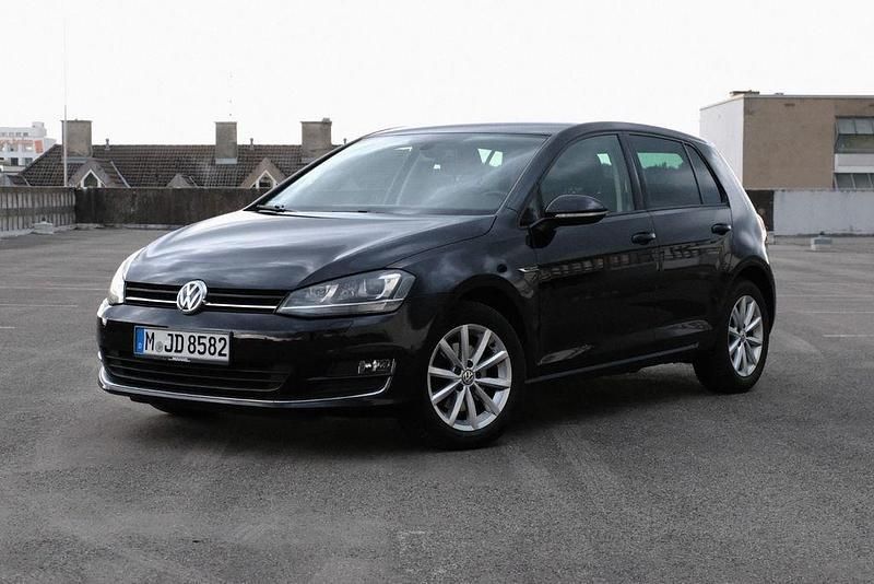 Schwarz Gebraucht 2015 VW Golf VII LOUNGE Limousine | 11.400 € (Fairer Preis) - Bild 1/4