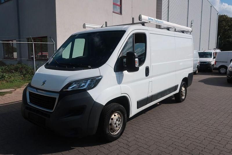 Weiß Gebraucht 2016 Peugeot Boxer Van | 8.700 € (Superpreis) - Bild 1/4