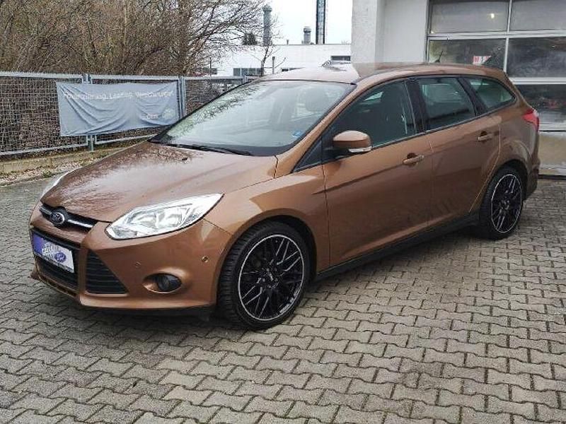 Gebraucht Ford Focus SYNC Edition 125 PS (91 kW) 2014 Braun Kombi