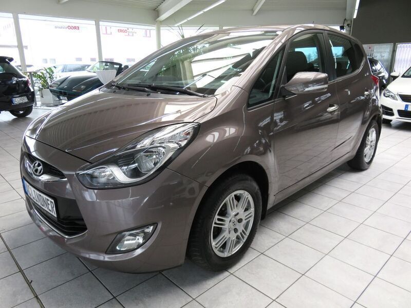 Braun Gebraucht 2012 Hyundai ix20 Van / Kleinbus | 6.350 € (Fairer Preis) - Bild 1/4