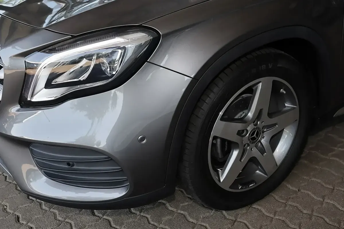 Gebraucht Mercedes GLA200 AMG 156 PS (114 kW) 2019 Mountain grau metallic SUV