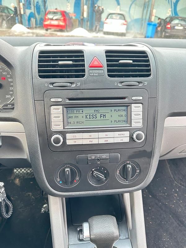 Gebraucht VW Jetta 152 PS (111 kW) 2007 Blau Limousine