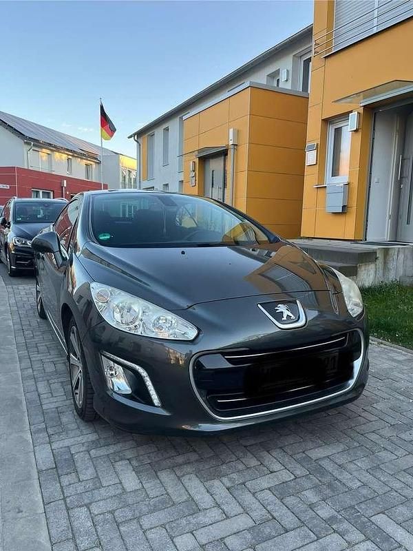 Grau Gebraucht 2013 Peugeot 308 CC Active Cabrio | 6.000 € (Fairer Preis) - Bild 1/4