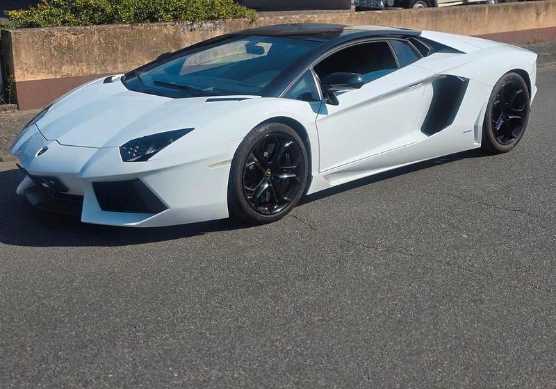 Weiß Gebraucht 2012 Lamborghini Aventador Coupé | 259.999 € - Bild 1/4