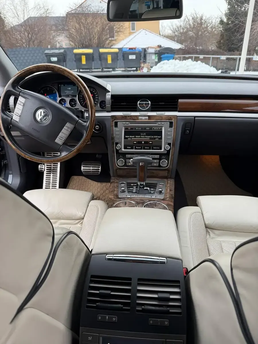 Gebraucht VW Phaeton 245 PS (180 kW) 2009 Blau Limousine